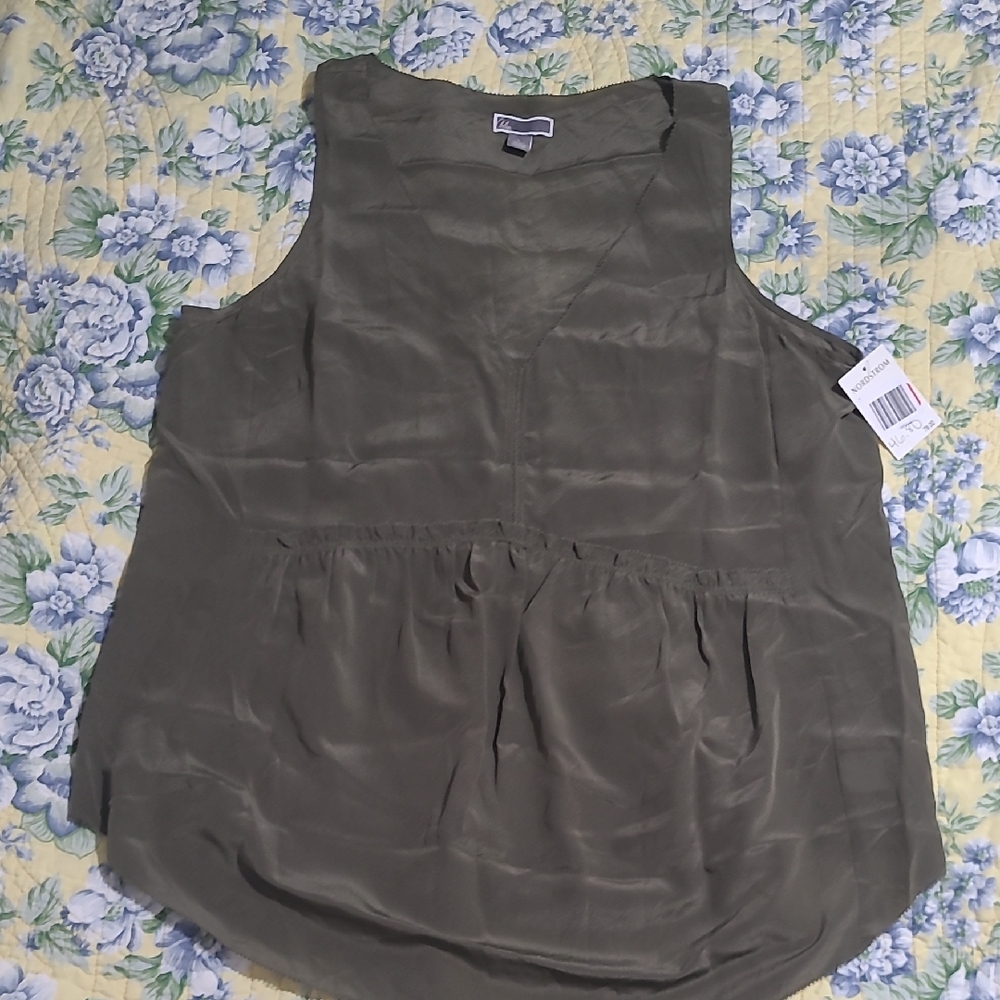 CHELSEA 28 Elegant Olive Sleeveless Top